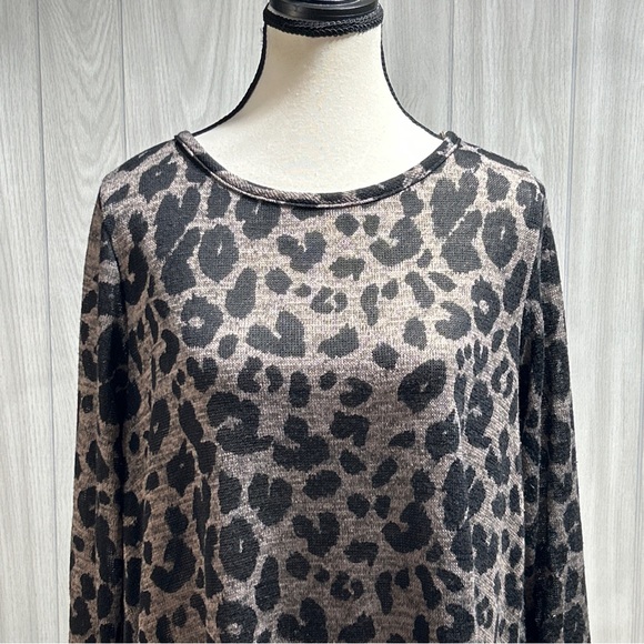 My Story Animal Print Lightweight Sweater With Pockets Size Large - Picture 2 of 10